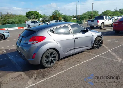 2016 Hyundai Veloster z USA, uszkodzony, nr VIN KMHTC6AD3GU289026